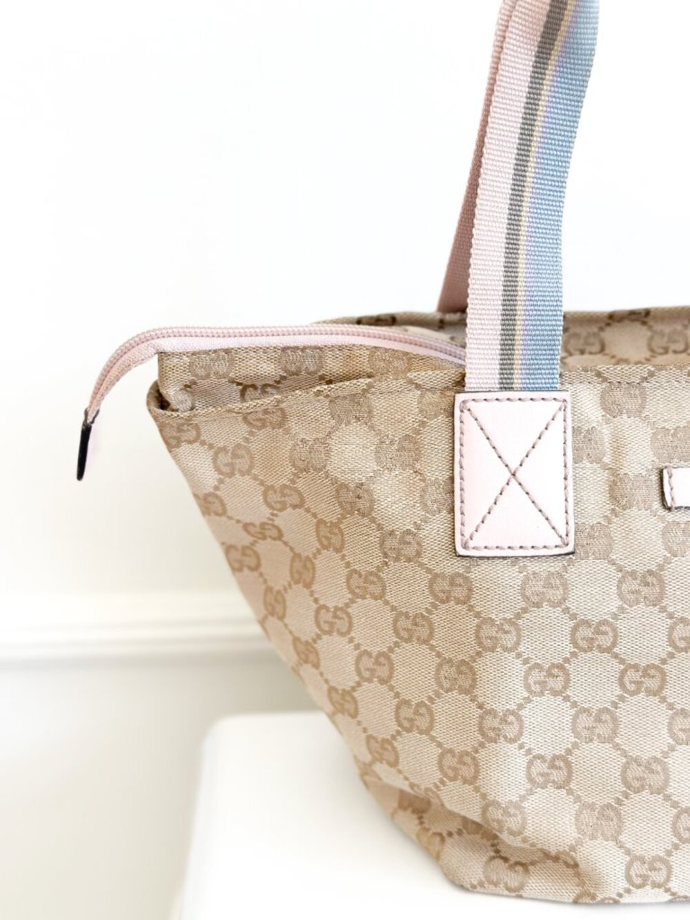 Gucci GG Monogram Canvas Blue Pink Tote Bag - Picture 3 of 16